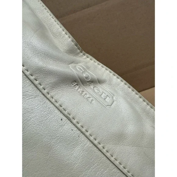 Coach Zoe Leathers‎ Shoulders Hobo Bag White w/ Pink Lining F14707 - Picture 6 of 9